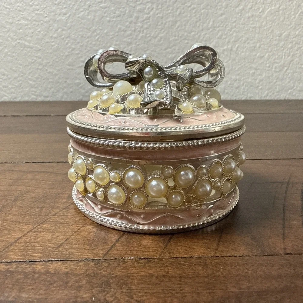 Vintage Pearl and Bow - Silver Pink Hinged Trinket Box - Magnetic Closure